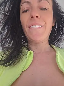 lovewildguy1 online show from April 28, 2026, 5:45 am