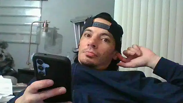 Snapshot of gifted723 chatting on November 30, 2025, 6:28 am gifted723 online show from November 30, 2025, 6:28 am