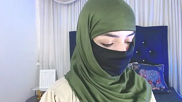 Uzra hayed online show from December 22, 2025, 8:50 pm