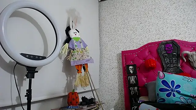 luly pink online show from October 29, 2025, 1:30 am