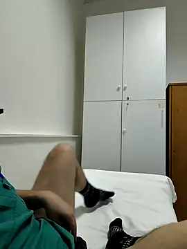 onbifeet online show from March 5, 2025, 3:29 pm