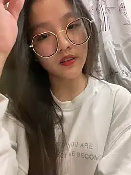 Krixxi22 online show from March 3, 2025, 3:09 pm