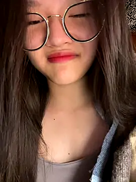 Krixxi22 online show from October 13, 2025, 3:01 pm