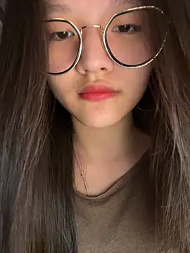 Krixxi22 online show from October 21, 2025, 2:29 pm