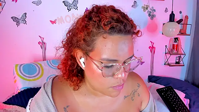 Snapshot of monicabbw_ chatting on September 30, 2025, 12:26 am monicabbw  online show from September 30, 2025, 12:26 am