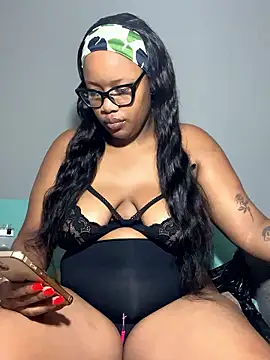 Snapshot of MimiCurves chatting on January 13, 2026, 7:13 am MimiCurves online show from January 13, 2026, 7:13 am