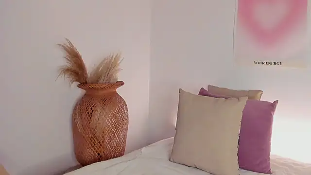 EmmaCollemann online show from February 14, 2026, 11:01 pm