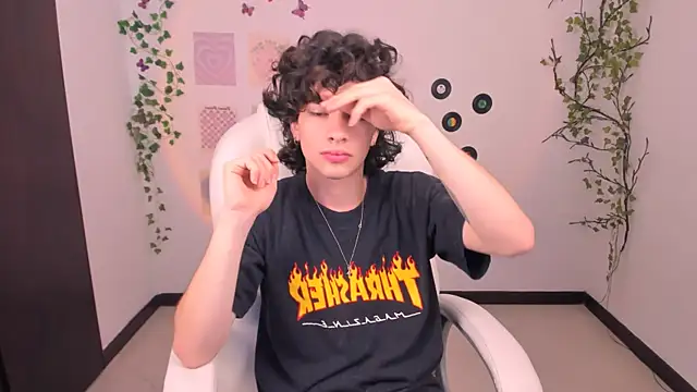 Snapshot of Angelo_duarte chatting on September 18, 2025, 5:59 pm Angelo duarte online show from September 18, 2025, 5:59 pm