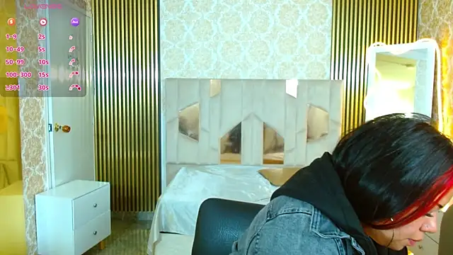 martinna tay online show from October 2, 2025, 3:24 am