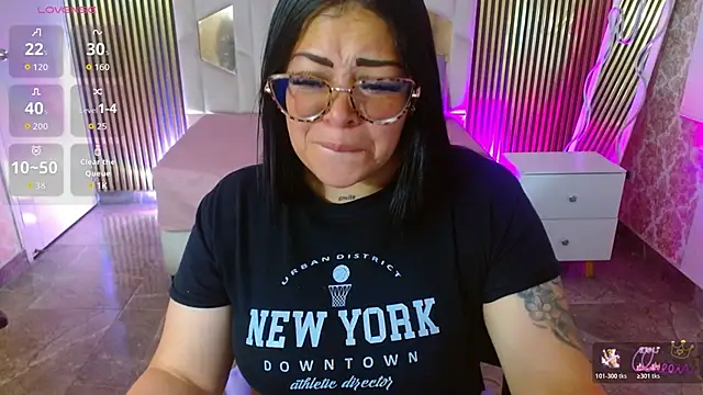 martinna tay online show from May 24, 2026, 3:33 am