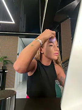 LovingBlondie online show from May 16, 2026, 4:31 am