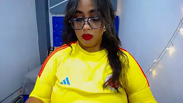 Snapshot of Mady_Kolemam chatting on October 14, 2025, 9:59 pm Mady Kolemam online show from October 14, 2025, 9:59 pm