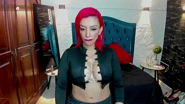 Snapshot of RedQueenMilf chatting on October 13, 2025, 8:09 pm RedQueenMilf online show from October 13, 2025, 8:09 pm