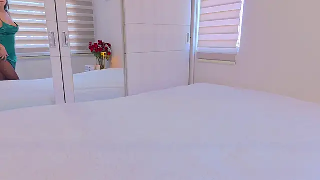 Miarouss3 online show from February 10, 2025, 3:32 pm