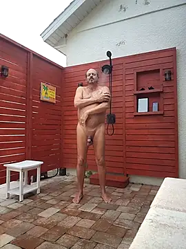 theclubist111 online show from May 11, 2026, 3:40 pm