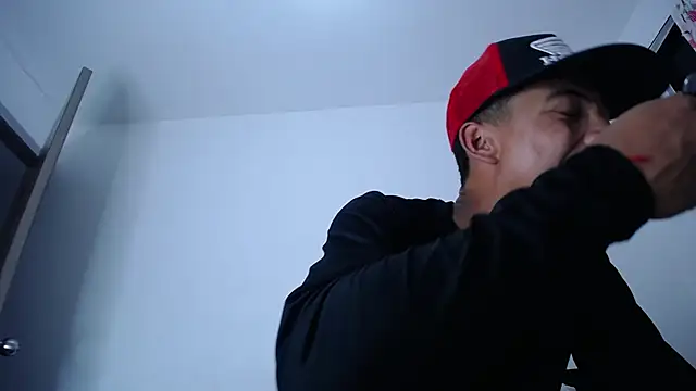 Demiansteven2 online show from February 6, 2026, 2:16 am