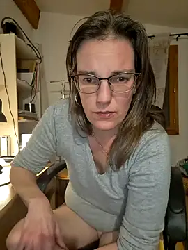 Snapshot of SpiceLea chatting on December 11, 2024, 5:59 pm SpiceLea online show from December 11, 2024, 5:59 pm
