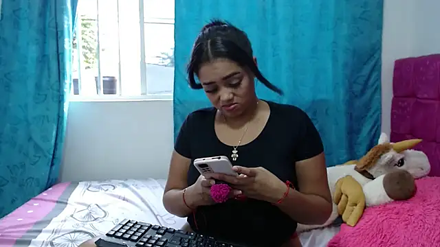 kiara milf  online show from January 10, 2025, 9:42 pm