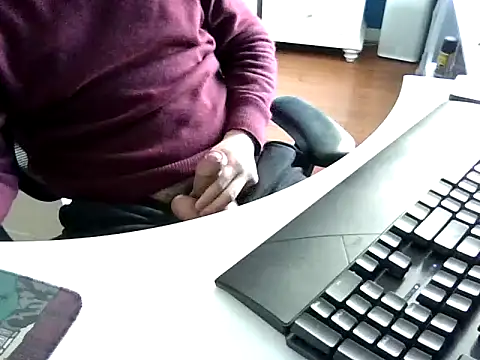 Snapshot of big-pig chatting on December 28, 2024, 6:28 am big-pig online show from December 28, 2024, 6:28 am