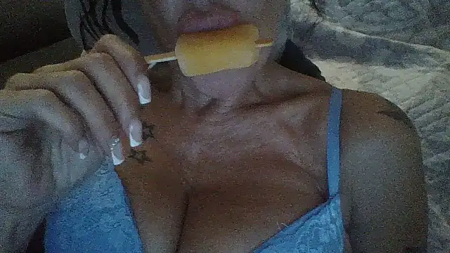 Snapshot of MarikaMilff chatting on July 1, 2026, 2:51 pm MarikaMilff online show from July 1, 2026, 2:51 pm