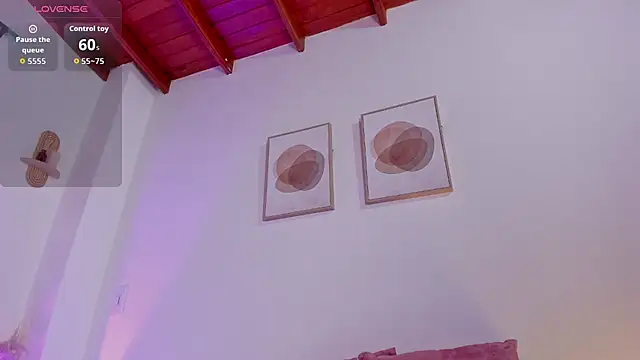 Mia 222 online show from October 18, 2025, 10:49 am