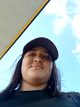 Liancy online show from January 28, 2025, 8:15 pm