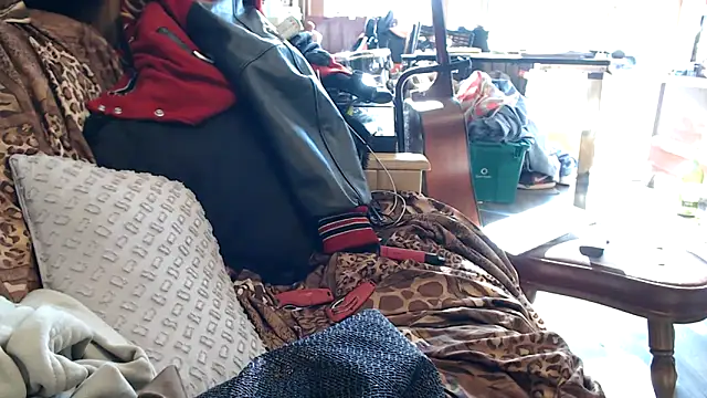 tongueispowerr6d9 online show from December 31, 2024, 3:53 pm