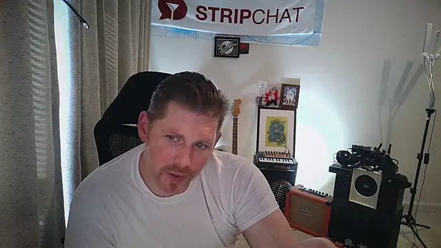 Snapshot of Rock_Pierce chatting on February 7, 2026, 7:28 pm Rock Pierce online show from February 7, 2026, 7:28 pm