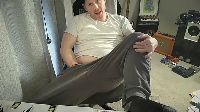 Snapshot of Rock_Pierce chatting on February 26, 2026, 7:35 pm Rock Pierce online show from February 26, 2026, 7:35 pm