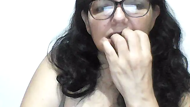 kassandra02 online show from February 5, 2026, 2:49 am