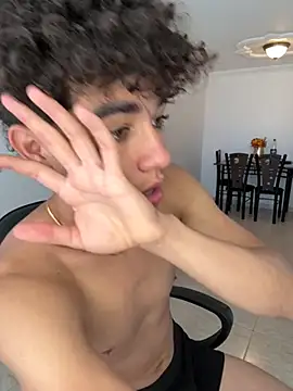 DavidfullOFlove online show from May 25, 2026, 9:10 pm