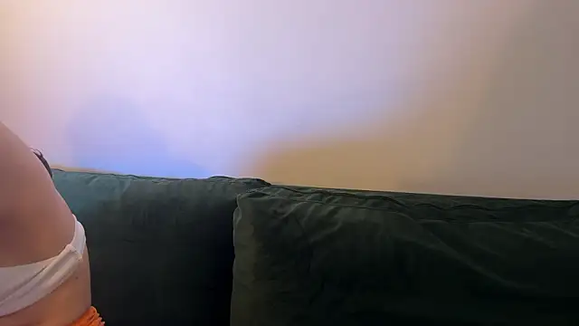 Redfloweer1 online show from March 20, 2026, 12:32 pm