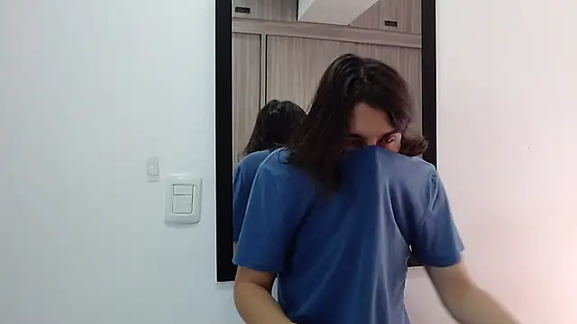 alex connorr online show from February 12, 2025, 3:27 pm