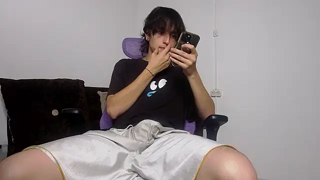 Snapshot of alex_connorr chatting on March 21, 2026, 9:51 pm alex connorr online show from March 21, 2026, 9:51 pm