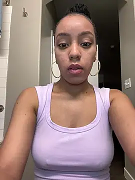 Snapshot of juicyyy323 chatting on February 3, 2025, 3:17 pm juicyyy323 online show from February 3, 2025, 3:17 pm