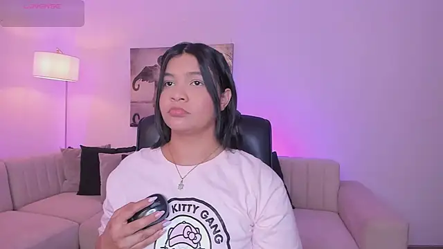 Snapshot of alaia7h chatting on December 4, 2025, 7:33 pm alaia7h online show from December 4, 2025, 7:33 pm