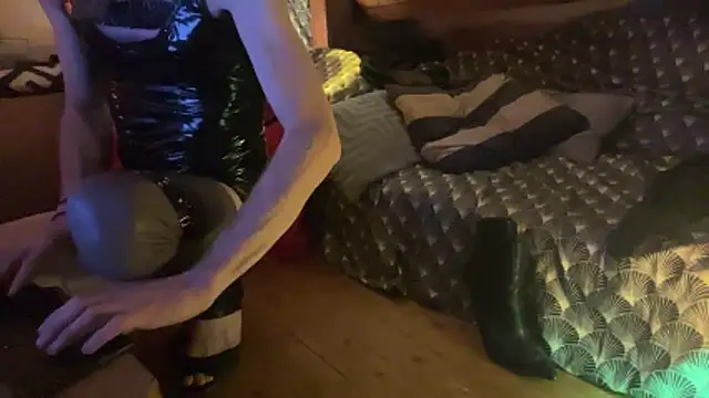 alexheels boots online show from October 29, 2025, 4:53 pm