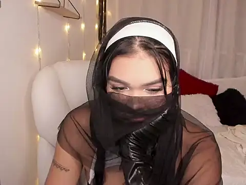 Snapshot of Daisy_20x_ chatting on October 20, 2025, 5:52 am Daisy 20x  online show from October 20, 2025, 5:52 am