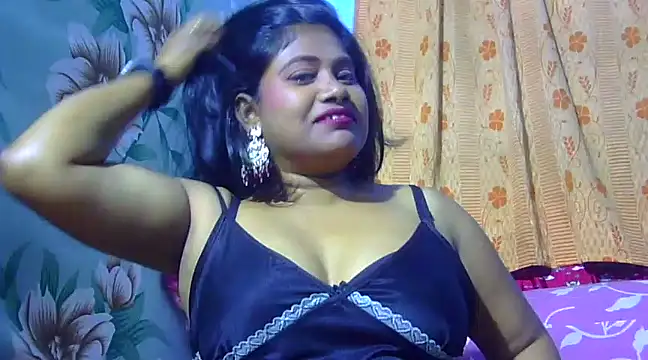 Snapshot of sexy_roma chatting on February 10, 2025, 5:30 pm sexy roma online show from February 10, 2025, 5:30 pm