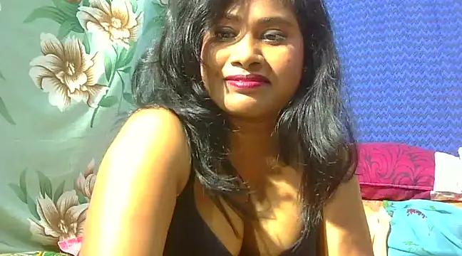 Snapshot of sexy_roma chatting on February 15, 2025, 5:39 pm sexy roma online show from February 15, 2025, 5:39 pm