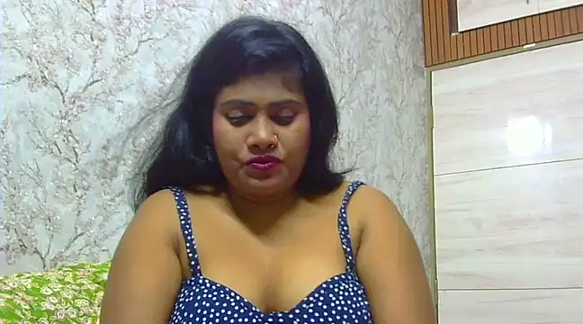 Snapshot of sexy_roma chatting on March 13, 2025, 6:12 pm sexy roma online show from March 13, 2025, 6:12 pm