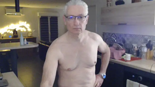 Snapshot of Goduleur69 chatting on February 4, 2025, 11:59 pm Goduleur69 online show from February 4, 2025, 11:59 pm