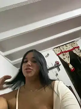 Snapshot of ElaEndez_ chatting on December 25, 2024, 6:52 am ElaEndez online show from December 25, 2024, 6:52 am