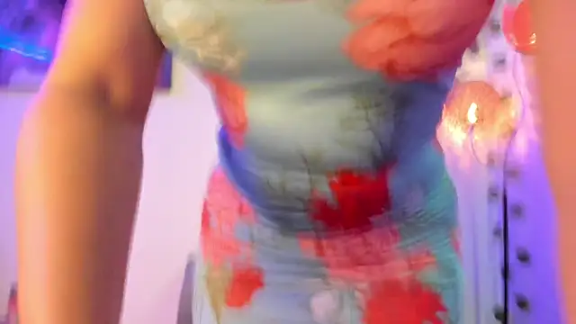 Snapshot of Camille_rose_ chatting on January 16, 2025, 1:48 am Camille rose online show from January 16, 2025, 1:48 am