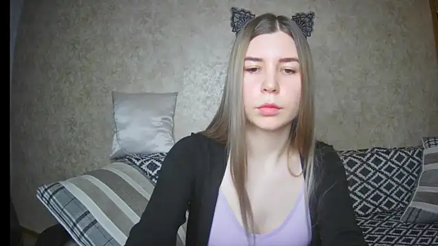 ElllaNuar online show from February 3, 2025, 4:14 am