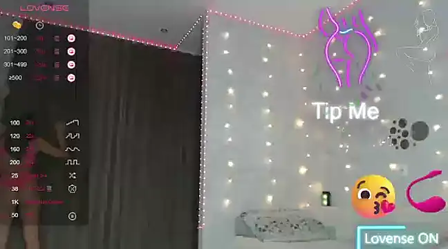 Snapshot of SuchAngel_ chatting on January 20, 2025, 1:39 am SuchAngel  online show from January 20, 2025, 1:39 am