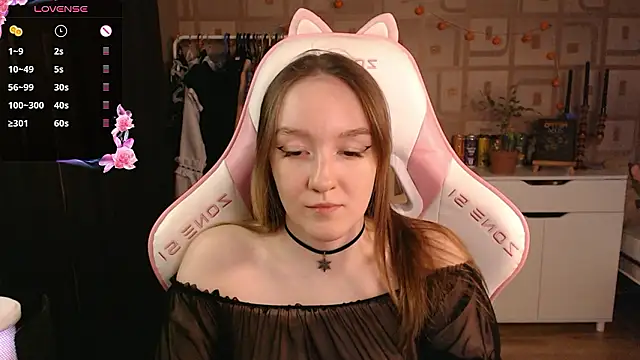 MoonlishSiren online show from December 6, 2024, 9:13 pm