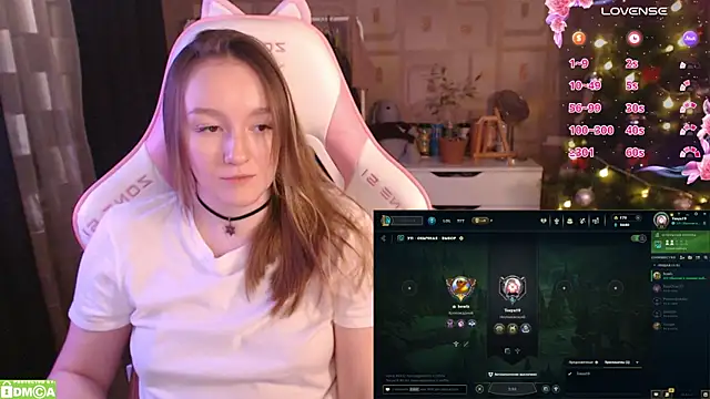 MoonlishSiren online show from January 31, 2025, 8:43 pm