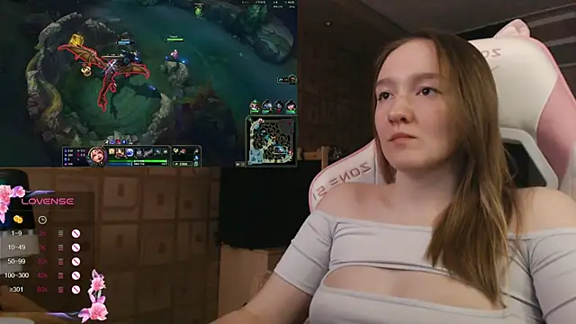 MoonlishSiren online show from October 11, 2025, 8:18 pm