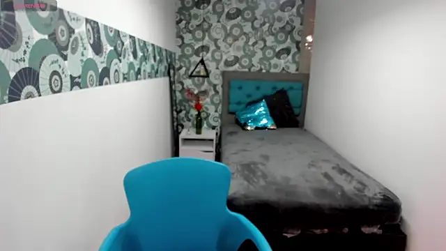 Snapshot of LiaCooper_ chatting on February 4, 2025, 5:55 pm LiaCooper online show from February 4, 2025, 5:55 pm
